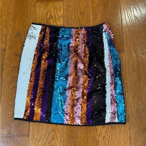 Gorgeous Francesca’s brand Jun & Ivy multicolor sequin mini skirt size S - Picture 3 of 9